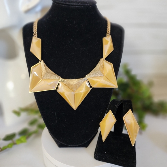 Gold Geometric Design Necklace and Earrings Set - Picture 1 of 11